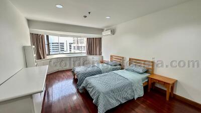 3 Bedrooms Furnished Family Condo - Sukhumvit 39 Phrom Phong