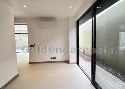 4 Bedrooms modern single house with private pool - Sukhumvit 65