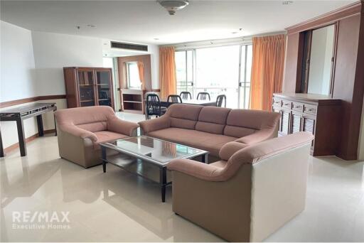 Luxurious 3-BR Condo in Khlong Toei, Bangkok