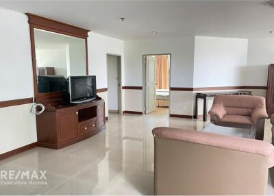 Luxurious 3-BR Condo in Khlong Toei, Bangkok