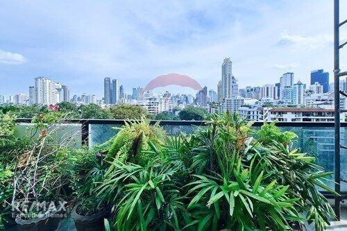 Modern 3BR Condo in Watthana with MRT Phetchaburi 16 Mins Walk - Elegant Amenities