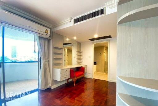 Spacious 3 Beds  2 Living Rooms Condo for Rent in Sukhumvit 30