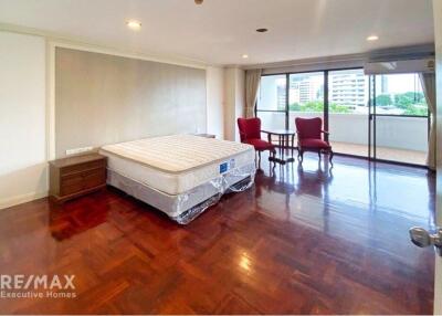 Spacious 3 Beds  2 Living Rooms Condo for Rent in Sukhumvit 30