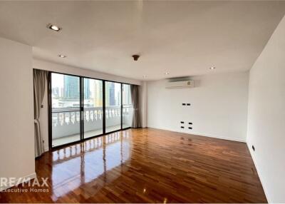 Luxurious 4-Bed Condo with Spectacular Views in Khlong Toei, Bangkok