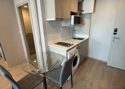 Modern kitchen with dining area