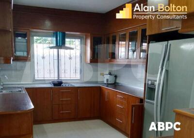 7 Bed 8 Bath Pool Villa in Jomtien