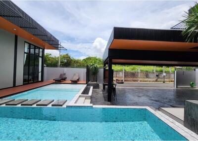 Exquisite 4-Bed Villa in Serene Sattahip