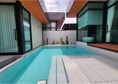 Luxury Villa in Sattahip with Private Pool!