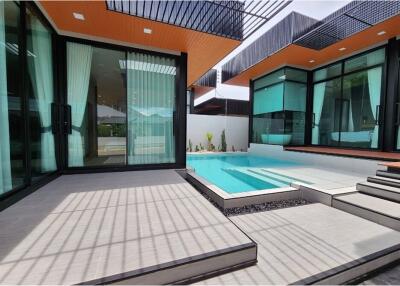 Luxury Villa in Sattahip with Private Pool!