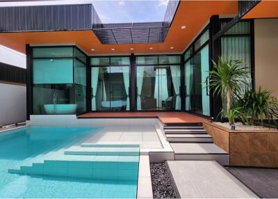 Luxury Villa in Sattahip with Private Pool!