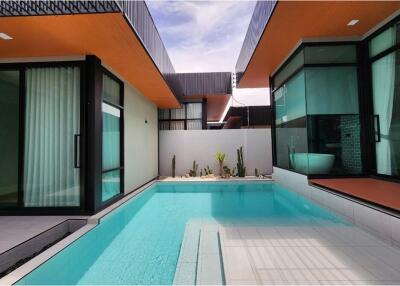 Luxury Villa in Sattahip with Private Pool!