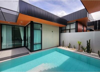 Luxury Villa in Sattahip with Private Pool!