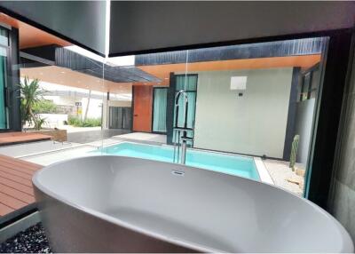 Luxury Villa in Sattahip with Private Pool!