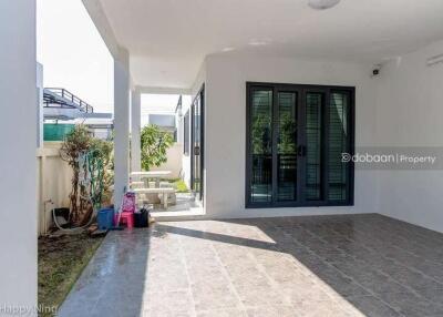 2-story detached house with 3 bedrooms and 2 bathrooms in a development near Chiang Mai Airport.