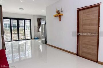 2-story detached house with 3 bedrooms and 2 bathrooms in a development near Chiang Mai Airport.