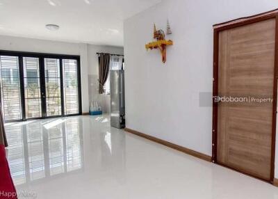 2-story detached house with 3 bedrooms and 2 bathrooms in a development near Chiang Mai Airport.