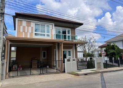 2-story detached house, 3 bedrooms, 3 bathrooms, in a project near Chiang Mai Airport.