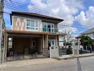 2-story detached house, 3 bedrooms, 3 bathrooms, in a project near Chiang Mai Airport.