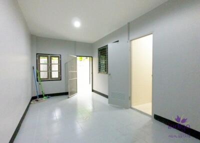 Renovated furnished 3 bedroom house with a big garden for rent in Nong Hoi, Chiang Mai. Near Varee School.