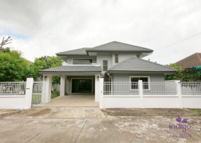 Renovated furnished 3 bedroom house with a big garden for rent in Nong Hoi, Chiang Mai. Near Varee School.