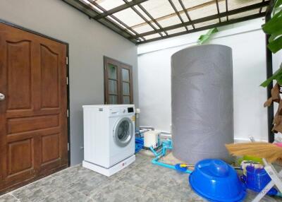 Renovated furnished 3 bedroom house with a big garden for rent in Nong Hoi, Chiang Mai. Near Varee School.