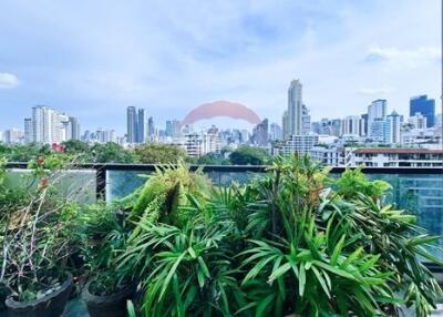 "Elegant Condo in Watthana