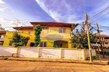 5 bedroom house near Don Mueang Airport, near BTS Red Line.