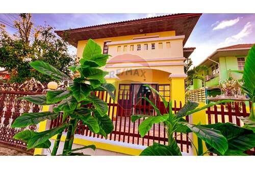 5 bedroom house near Don Mueang Airport, near BTS Red Line.