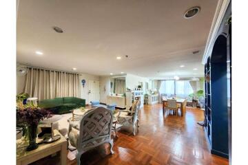 Ready-to-Move-In Condo in Phrom Phong with 3+1 Bedrooms Available