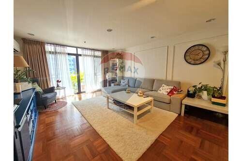 Ready-to-Move-In Condo in Phrom Phong with 3+1 Bedrooms Available