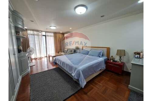 Ready-to-Move-In Condo in Phrom Phong with 3+1 Bedrooms Available