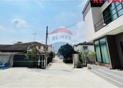 278 Sqm., 3 Beds Townhouse listed for ฿ 8,900,000.