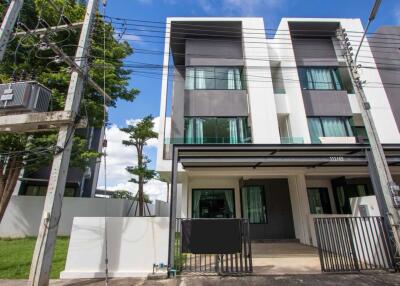 Spacious Furnished 3-Bedroom Townhouse with Garden at Malada Maz