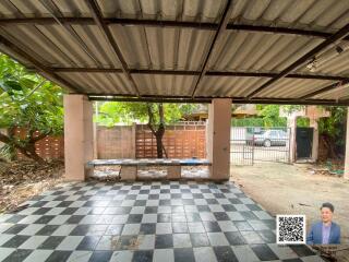 Outdoor covered garage area