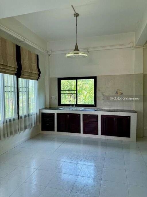 2-story detached house, 3 bedrooms, 2 bathrooms, mountain view, close to Samoeng Hospital.