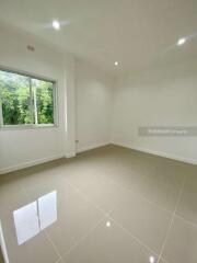 2-story detached house, 3 bedrooms, 3 bathrooms, quiet atmosphere, near Kad Farang.