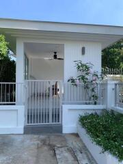 Pool villa, 4 bedrooms, 5 bathrooms, San Phisuea zone, near Ruamchok.