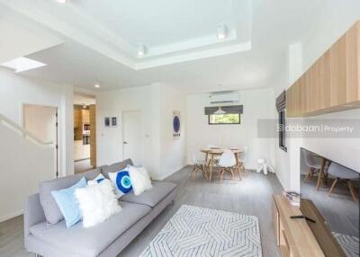 Two-story single house with 3 bedrooms and 3 bathrooms, located in the Hang Dong area, close to Kad Farang.