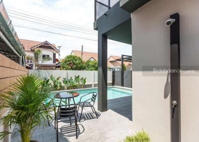 Two-story single house with 3 bedrooms and 3 bathrooms, located in the Hang Dong area, close to Kad Farang.