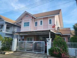 Detached house, 2 floors, 3 bedrooms, 3 bathrooms, located in Doi Saket area near Tha Rua Market.