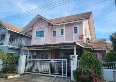 Detached house, 2 floors, 3 bedrooms, 3 bathrooms, located in Doi Saket area near Tha Rua Market.