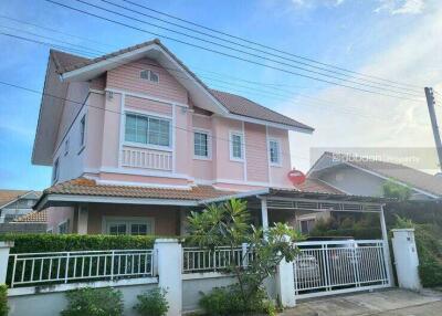 Detached house, 2 floors, 3 bedrooms, 3 bathrooms, located in Doi Saket area near Tha Rua Market.