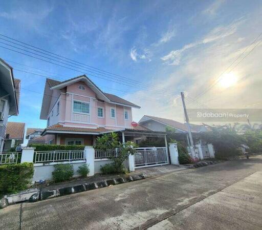 Detached house, 2 floors, 3 bedrooms, 3 bathrooms, located in Doi Saket area near Tha Rua Market.