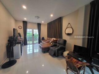 Detached house, 2 floors, 3 bedrooms, 3 bathrooms, located in Doi Saket area near Tha Rua Market.