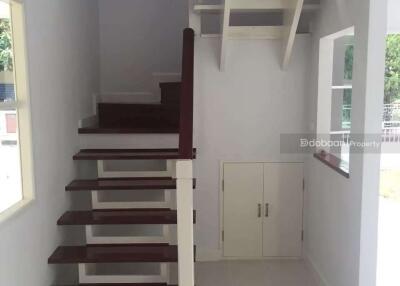 Detached house with 2 floors, 3 bedrooms, 2 bathrooms, located in the San Sai area, near Mae Jo University.