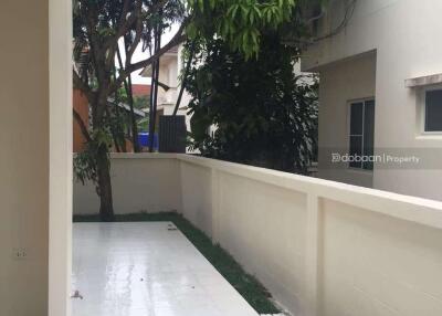 Detached house with 2 floors, 3 bedrooms, 2 bathrooms, located in the San Sai area, near Mae Jo University.