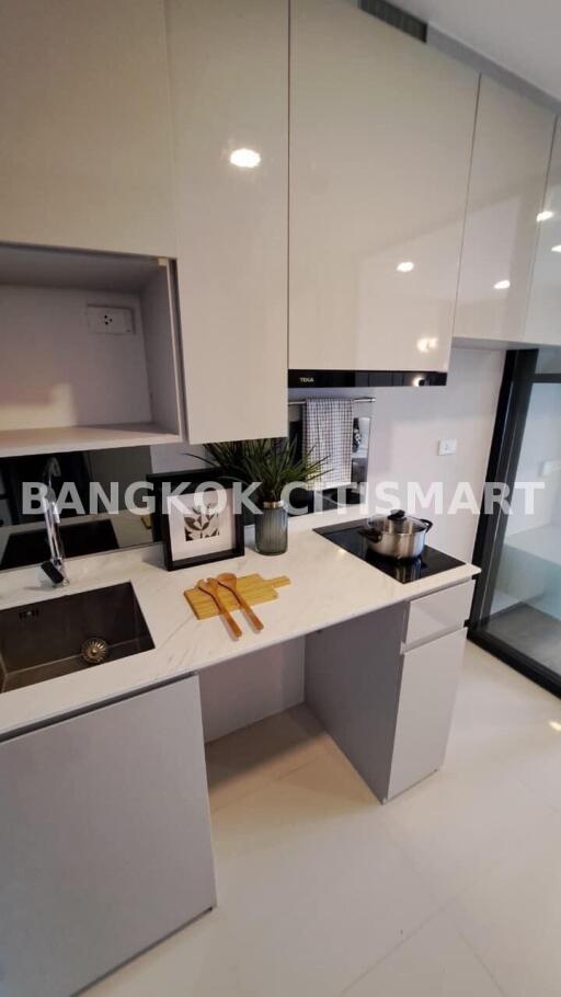 Condo at SOHO Bangkok Ratchada for rent