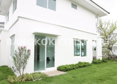 House at Chaiyaphruek Srinakharin for sale