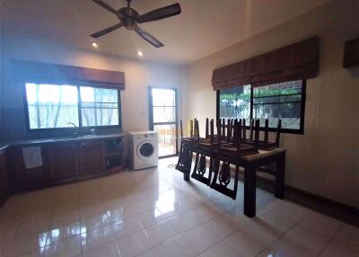 2 Bedrooms Villa / Single House in Mabprachan Gardens East Pattaya H010045