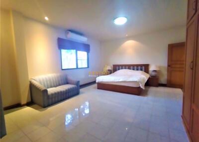 2 Bedrooms Villa / Single House in Mabprachan Gardens East Pattaya H010045